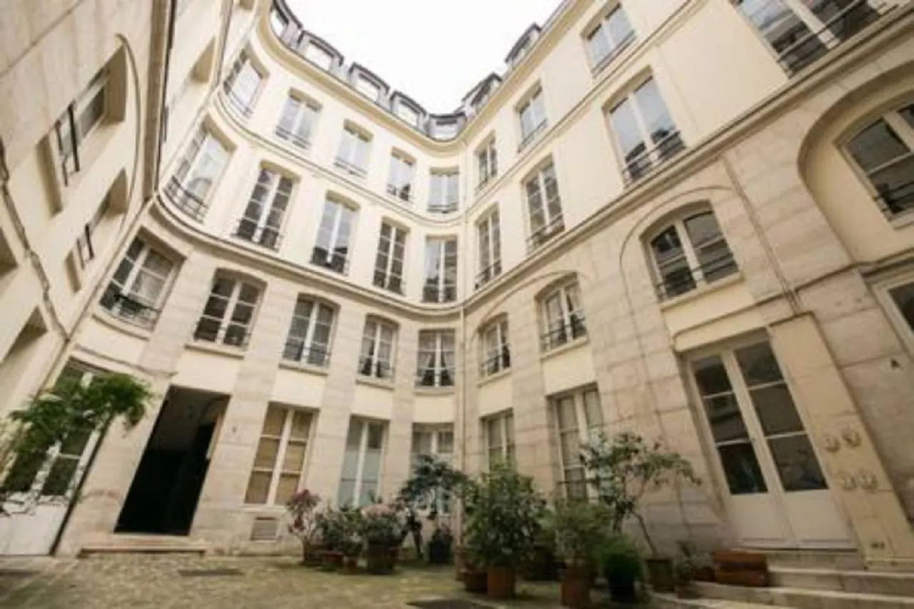 Duplex St-Michel - Quartier Latin Apartment Paris France