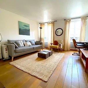 Saint Eustache Apartment